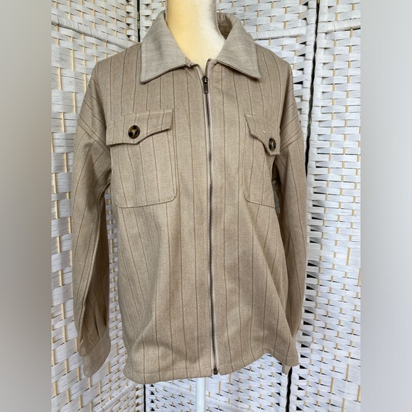 NWT Hem & Thread Chevron Pin Stripe Zip Up Short Jacket Top Multiple Pockets - Picture 3 of 14